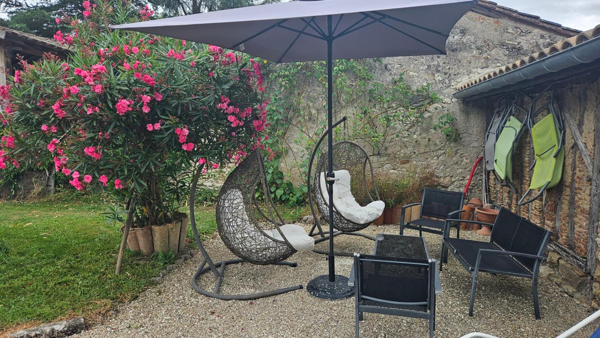 Chambres Et Gites Les Deux Chenes Pres De Bergerac Le Fleix 외부 사진